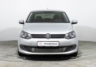 Подержанный автомобиль Volkswagen Polo Sedan 2013 года (2 фото)