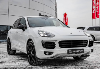 Подержанный автомобиль Porsche Cayenne 2016 года (5 фото)