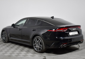 Подержанный автомобиль Kia Stinger 2023 года (7 фото)