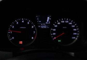 Подержанный автомобиль Hyundai Solaris Sedan 2011 года (12 фото)