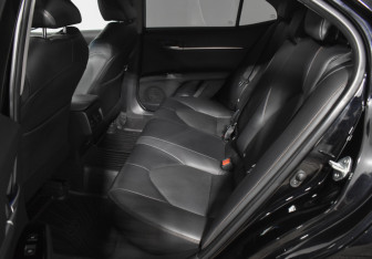 Подержанный автомобиль Toyota Camry Sedan 2019 года (11 фото)