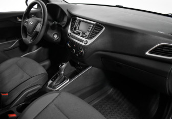 Подержанный автомобиль Hyundai Solaris Sedan 2017 года (12 фото)