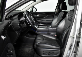 Подержанный автомобиль Hyundai Santa Fe 2021 года (10 фото)