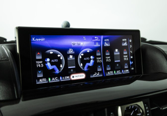 Подержанный автомобиль Lexus LX 2020 года (23 фото)