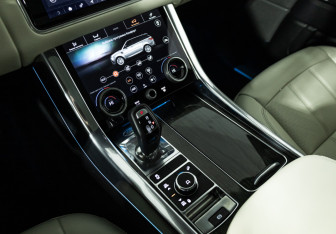 Подержанный автомобиль Land Rover Range Rover Sport 2018 года (21 фото)