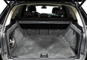 Подержанный автомобиль BMW X5 2015 года (22 фото)