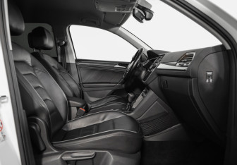 Подержанный автомобиль Volkswagen Tiguan 2018 года (24 фото)