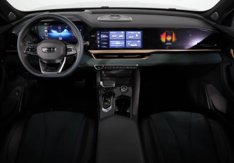 Подержанный автомобиль Geely Monjaro 2023 года (9 фото)