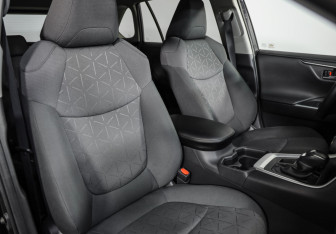 Подержанный автомобиль Toyota RAV4 2021 года (22 фото)