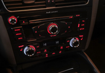 Подержанный автомобиль Audi Q5 2014 года (17 фото)