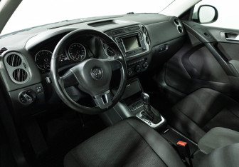Подержанный автомобиль Volkswagen Tiguan 2015 года (11 фото)