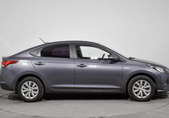 Подержанный автомобиль Hyundai Solaris Sedan 2022 года (4 фото)