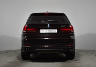 Подержанный автомобиль BMW X5 2016 года (6 фото)