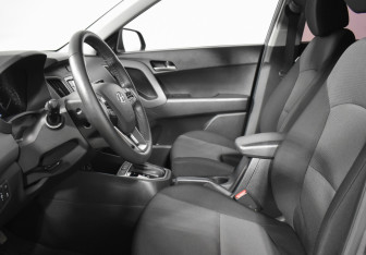 Подержанный автомобиль Hyundai Creta 2021 года (10 фото)