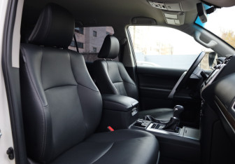 Подержанный автомобиль Toyota Land Cruiser Prado 2019 года (11 фото)