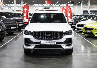 Подержанный автомобиль Geely Monjaro 2024 года (3 фото)