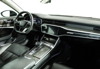 Подержанный автомобиль Audi A6 Sedan 2018 года (9 фото)