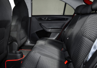 Подержанный автомобиль Skoda Rapid Liftback 2018 года (12 фото)