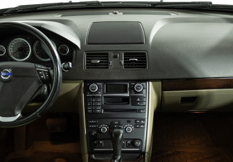 Подержанный автомобиль Volvo XC90 2012 года (14 фото)