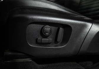 Подержанный автомобиль Land Rover Discovery Sport 2019 года (15 фото)