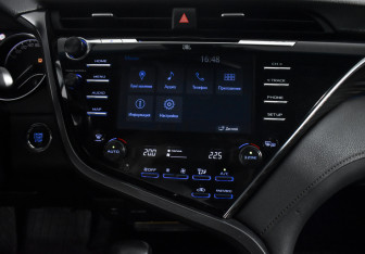 Подержанный автомобиль Toyota Camry Sedan 2018 года (17 фото)