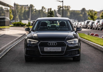 Подержанный автомобиль Audi A4 Sedan 2018 года (4 фото)