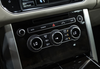 Подержанный автомобиль Land Rover Range Rover 2014 года (33 фото)