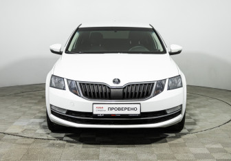 Подержанный автомобиль Skoda Octavia Liftback 2018 года (2 фото)