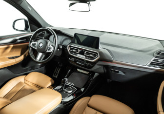Подержанный автомобиль BMW X3 2021 года (9 фото)