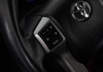 Подержанный автомобиль Toyota Land Cruiser Prado 2016 года (21 фото)