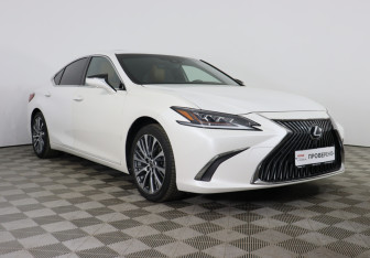 Подержанный автомобиль Lexus ES 2018 года (3 фото)