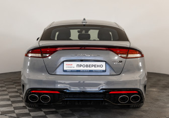 Подержанный автомобиль Kia Stinger 2021 года (6 фото)