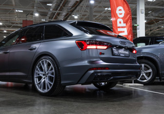 Подержанный автомобиль Audi A6 Wagon 2018 года (13 фото)