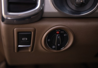Подержанный автомобиль Porsche Cayenne 2010 года (22 фото)