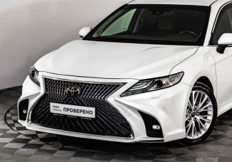 Подержанный автомобиль Toyota Camry Sedan 2019 года (13 фото)