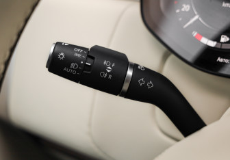 Подержанный автомобиль Land Rover Range Rover 2023 года (25 фото)