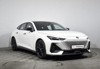Подержанный автомобиль Changan UNI-V 2024 года (3 фото)