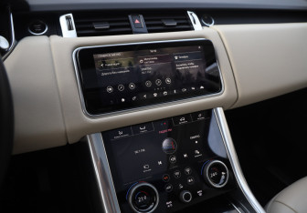 Подержанный автомобиль Land Rover Range Rover Sport 2021 года (15 фото)