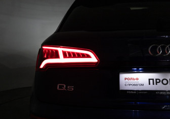 Подержанный автомобиль Audi Q5 2017 года (28 фото)