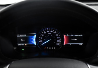Подержанный автомобиль Ford Explorer 2018 года (26 фото)