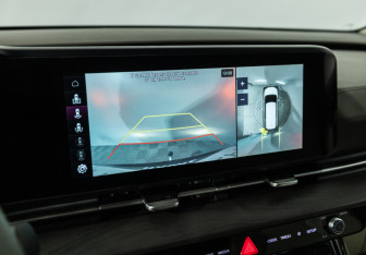 Подержанный автомобиль Kia Carnival 2022 года (15 фото)