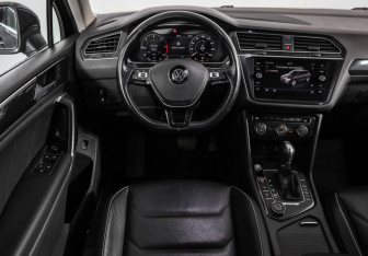 Подержанный автомобиль Volkswagen Tiguan 2017 года (11 фото)
