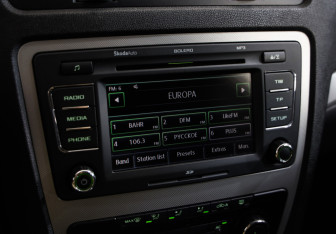 Подержанный автомобиль Skoda Octavia Liftback 2009 года (13 фото)