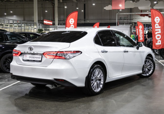 Подержанный автомобиль Toyota Camry Sedan 2020 года (6 фото)