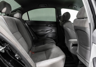 Подержанный автомобиль Honda Civic Sedan 2008 года (14 фото)