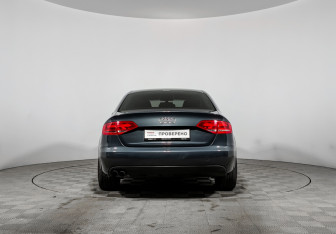 Подержанный автомобиль Audi A4 Sedan 2008 года (6 фото)