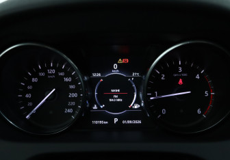 Подержанный автомобиль Land Rover Discovery Sport 2017 года (16 фото)