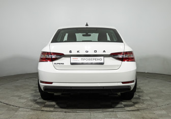 Подержанный автомобиль Skoda Superb Liftback 2020 года (6 фото)