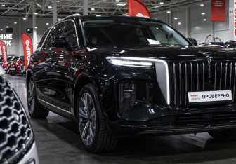 Подержанный автомобиль Hongqi E-HS9 2021 года (4 фото)