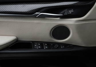 Подержанный автомобиль BMW X5 2016 года (27 фото)